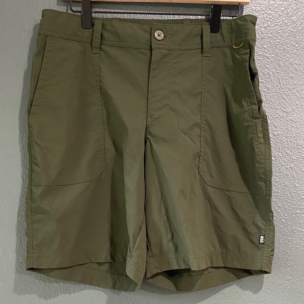 REI Women's 12 Sahara Bermuda Shorts Dark Green - lightweight